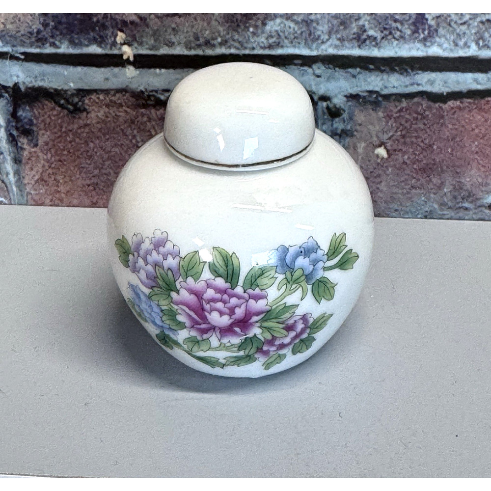 Vintage Mini Chinese Ginger Jar w Lid Floral Peonies Porcelain Asian‎ 2.5"